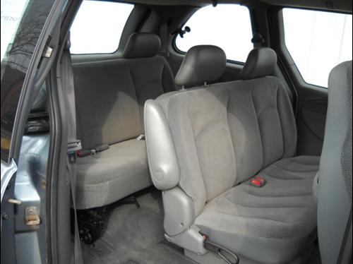 Dodge Caravan 2005 photo 2