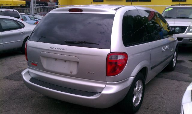 Dodge Caravan 2005 photo 2