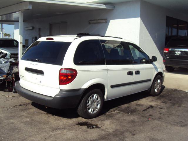 Dodge Caravan 2005 photo 2
