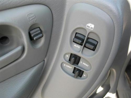 Dodge Caravan 2005 photo 2