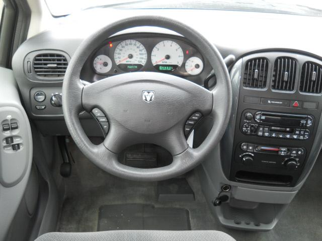 Dodge Caravan 2005 photo 1