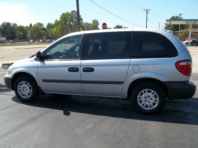 Dodge Caravan 2005 photo 2