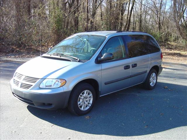 Dodge Caravan 2005 photo 2