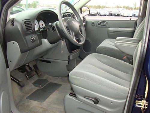 Dodge Caravan 2005 photo 2