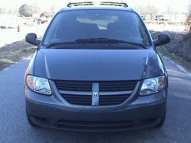 Dodge Caravan 2005 photo 3