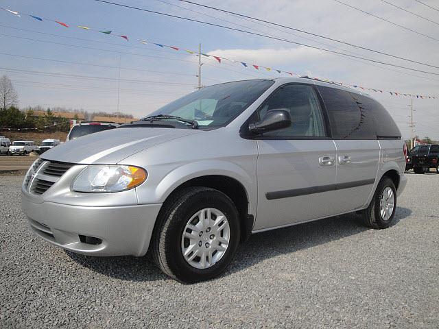 Dodge Caravan 2005 photo 2