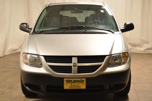 Dodge Caravan 2005 photo 2