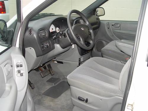 Dodge Caravan 2005 photo 2