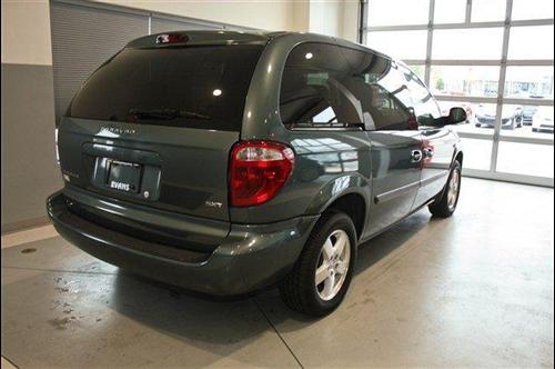 Dodge Caravan 2006 photo 2
