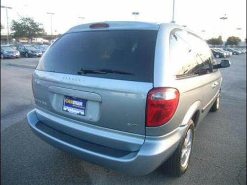 Dodge Caravan 2006 photo 2