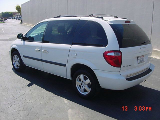 Dodge Caravan 2006 photo 2