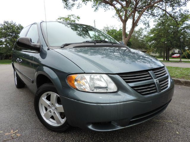 Dodge Caravan 2006 photo 2