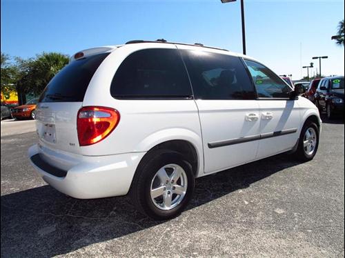 Dodge Caravan 2007 photo 2