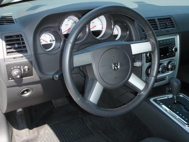 Dodge Challenger 2009 photo 2