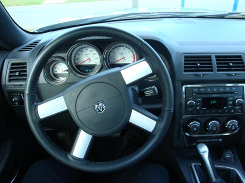 Dodge Challenger 2010 photo 2