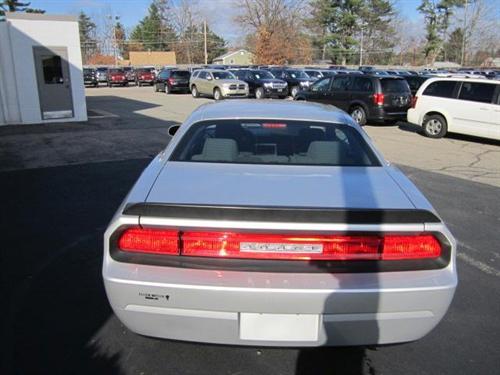 Dodge Challenger 2010 photo 3