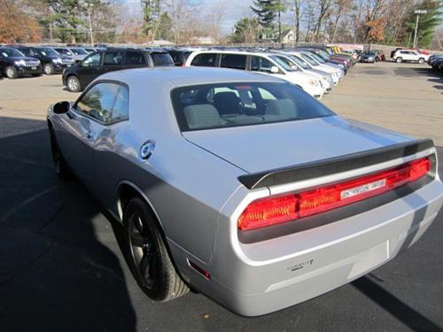 Dodge Challenger 2010 photo 4