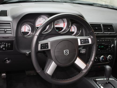 Dodge Challenger 2010 photo 2