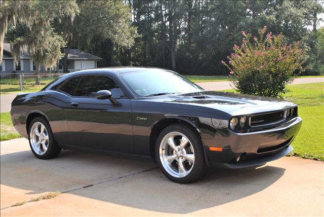 Dodge Challenger Enthusiast 2D Roadster Coupe