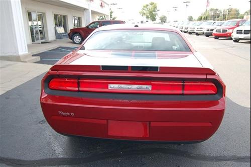 Dodge Challenger 2010 photo 3