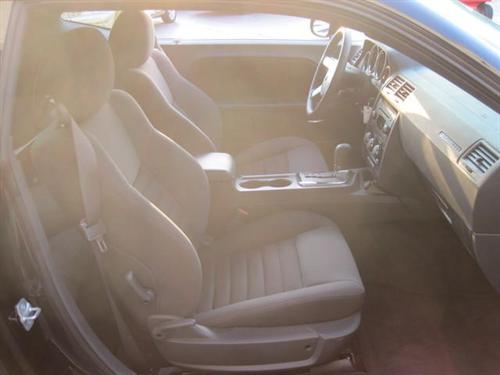 Dodge Challenger 2010 photo 2