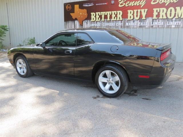 Dodge Challenger 2010 photo 2