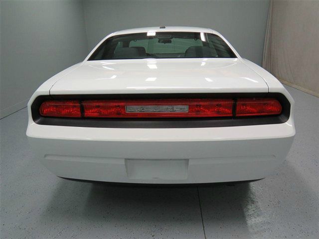 Dodge Challenger SE Coupe