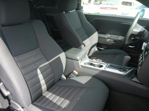 Dodge Challenger 2010 photo 3