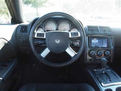 Dodge Challenger 2010 photo 2