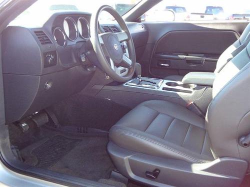 Dodge Challenger 2010 photo 2
