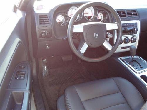Dodge Challenger 2010 photo 3