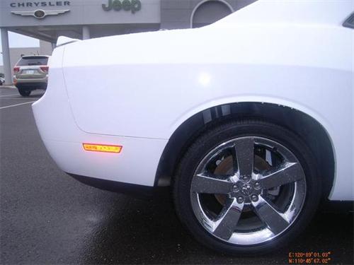Dodge Challenger 2010 photo 2