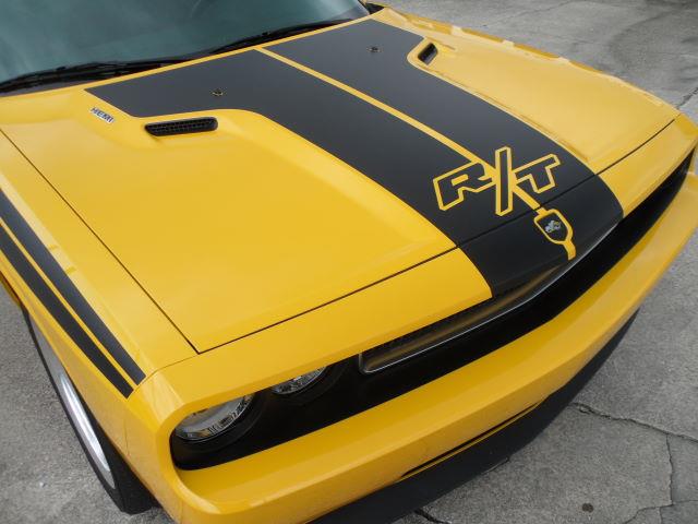 Dodge Challenger 2010 photo 2