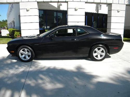 Dodge Challenger 2010 photo 2