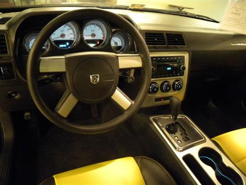 Dodge Challenger 2010 photo 3