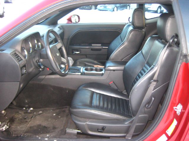 Dodge Challenger SE Coupe
