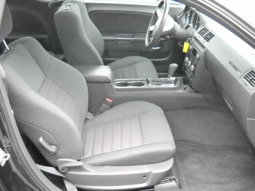 Dodge Challenger 2010 photo 2