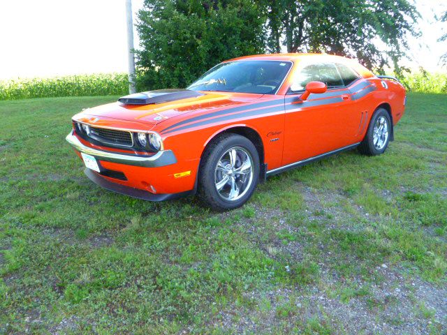 Dodge Challenger 2010 photo 2
