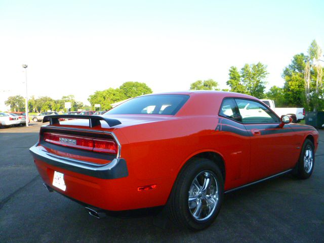 Dodge Challenger 2010 photo 4
