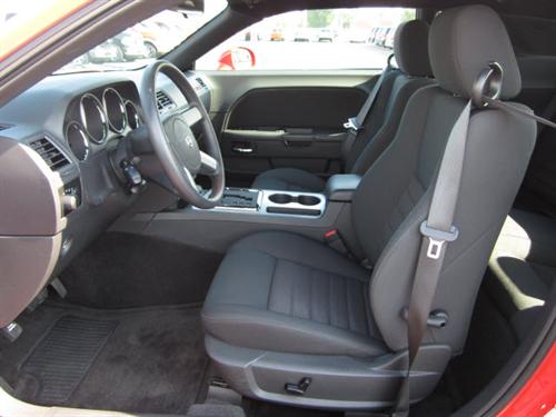 Dodge Challenger 2010 photo 2