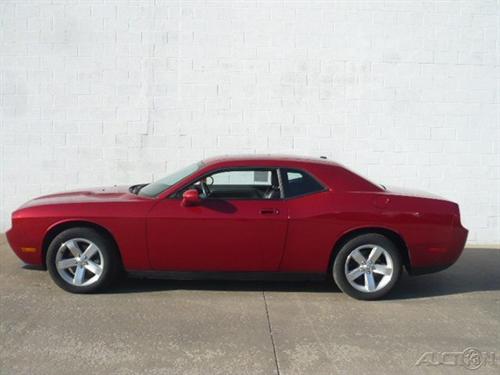 Dodge Challenger 2010 photo 2