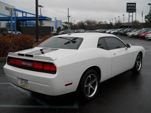 Dodge Challenger 2010 photo 3