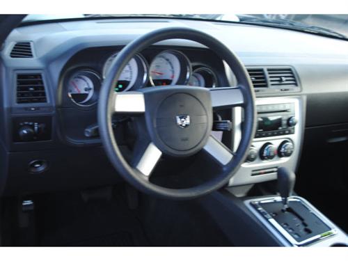 Dodge Challenger 2010 photo 2