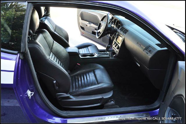 Dodge Challenger 2010 photo 8