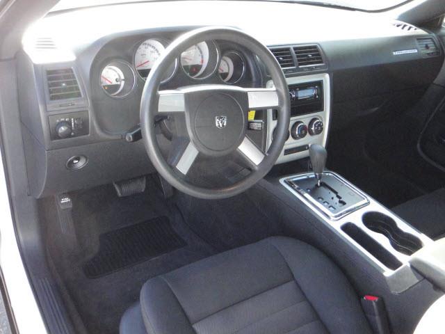 Dodge Challenger 2010 photo 5