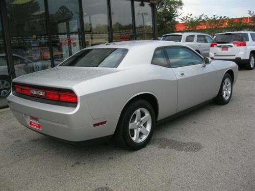 Dodge Challenger 2010 photo 2
