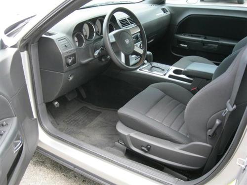 Dodge Challenger 2010 photo 4