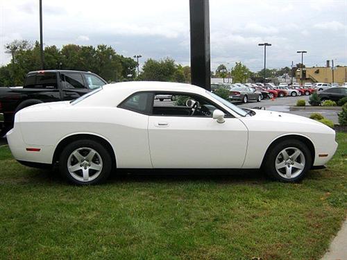 Dodge Challenger 2010 photo 2