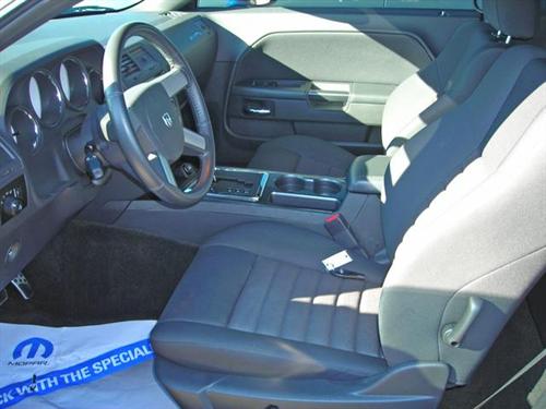 Dodge Challenger 2010 photo 1