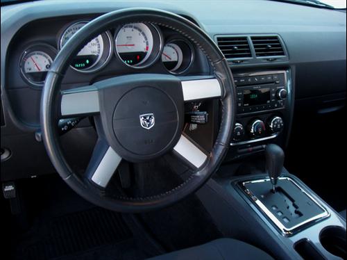 Dodge Challenger 2010 photo 1